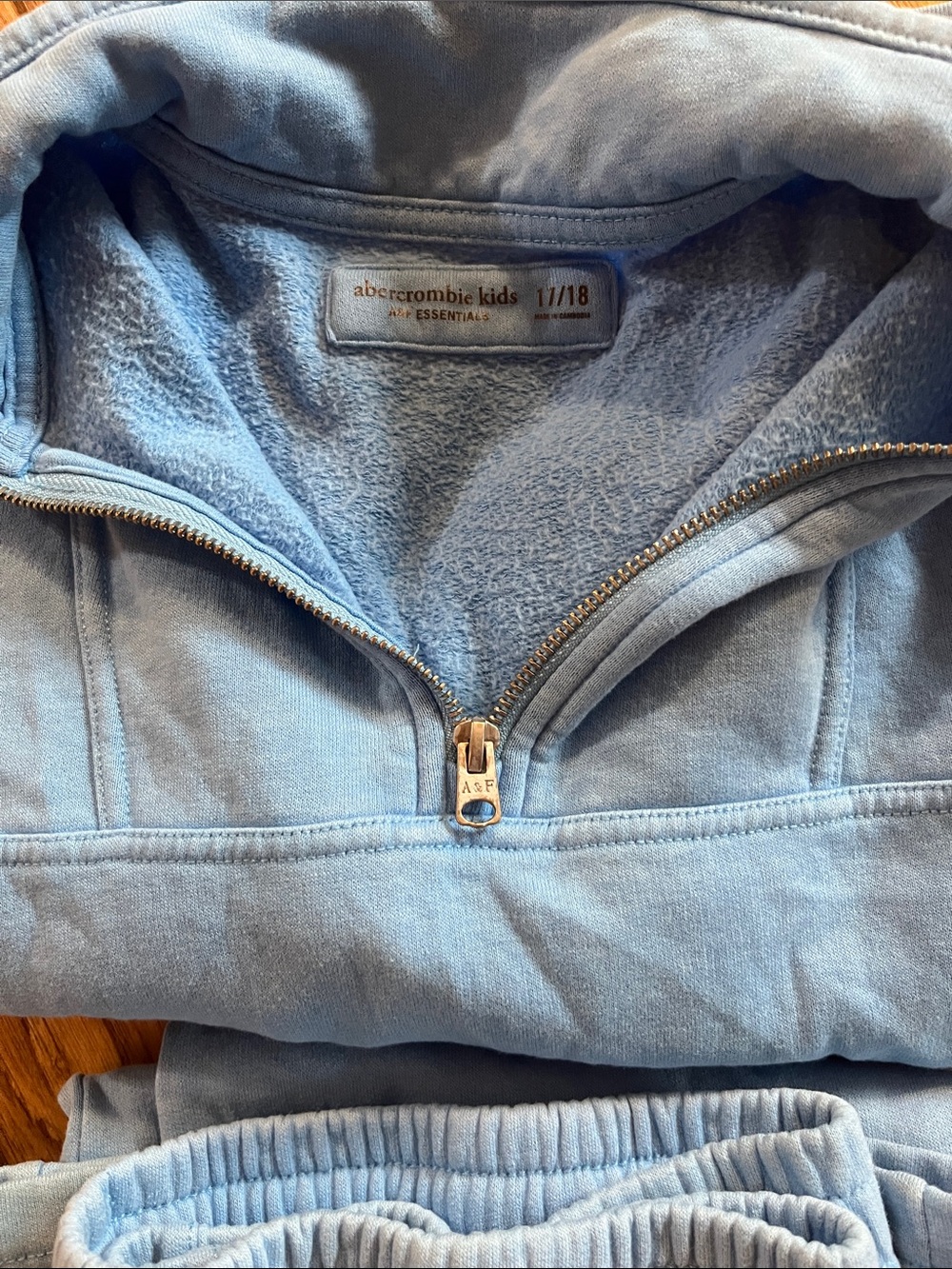 Girls outfit 17/18 xxl a&f essentials set